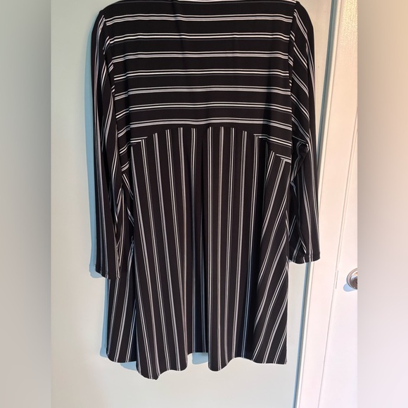 Sympli button down tunic - Picture 7 of 7